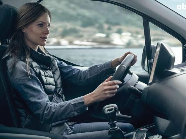 Пежо Rifter, об'ємом двигуна 0 л та пробігом 0 тис. км за 29609 $, фото 2 на Automoto.ua