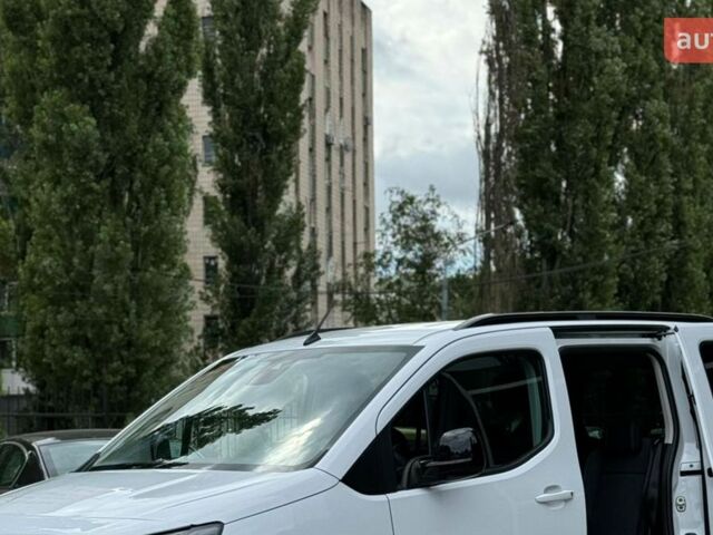 Пежо Rifter, объемом двигателя 1.5 л и пробегом 0 тыс. км за 28288 $, фото 3 на Automoto.ua