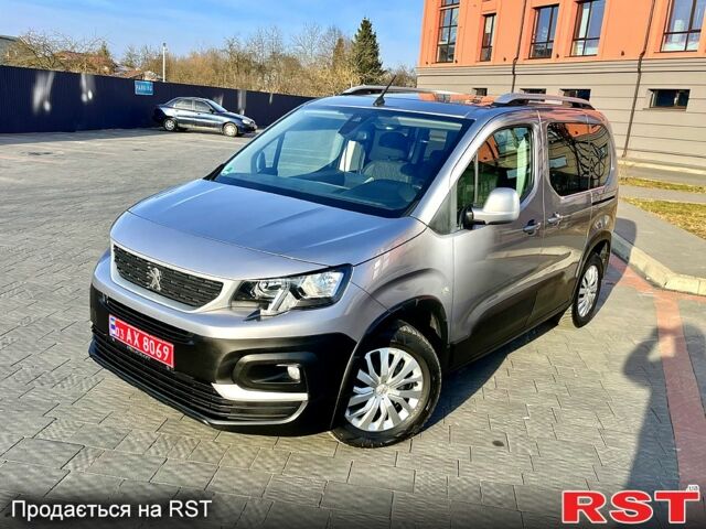 Серый Пежо Rifter, объемом двигателя 1.5 л и пробегом 56 тыс. км за 18800 $, фото 4 на Automoto.ua