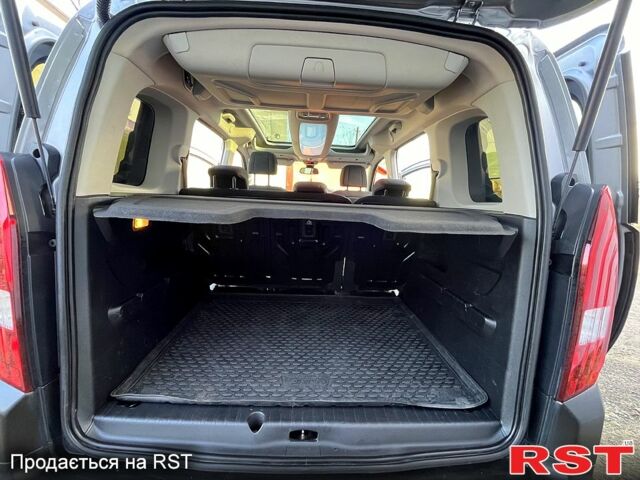 Серый Пежо Rifter, объемом двигателя 1.5 л и пробегом 56 тыс. км за 18800 $, фото 8 на Automoto.ua