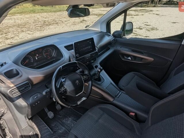 Сірий Пежо Rifter, об'ємом двигуна 1.5 л та пробігом 198 тис. км за 15600 $, фото 31 на Automoto.ua