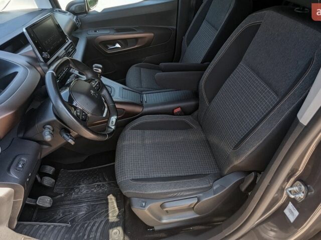 Сірий Пежо Rifter, об'ємом двигуна 1.5 л та пробігом 198 тис. км за 15600 $, фото 17 на Automoto.ua