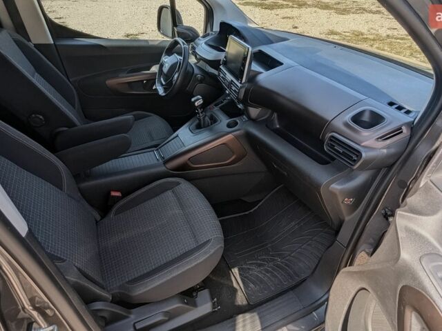 Сірий Пежо Rifter, об'ємом двигуна 1.5 л та пробігом 198 тис. км за 15600 $, фото 19 на Automoto.ua