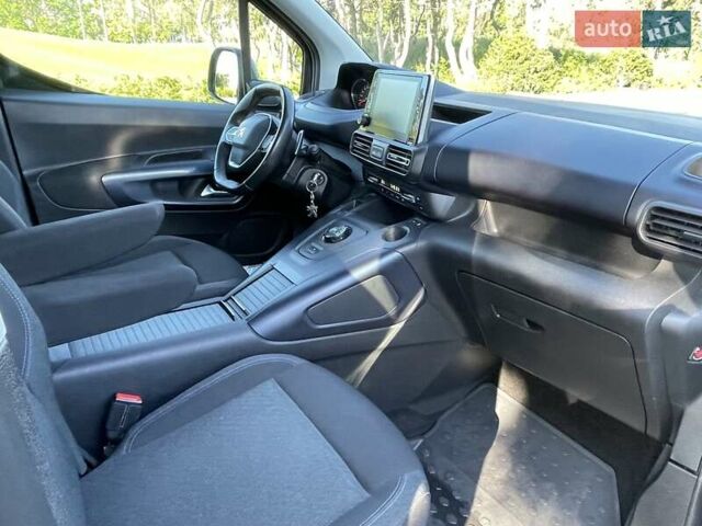 Серый Пежо Rifter, объемом двигателя 1.5 л и пробегом 66 тыс. км за 21900 $, фото 21 на Automoto.ua