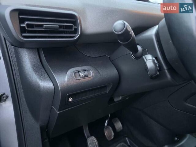 Серый Пежо Rifter, объемом двигателя 1.5 л и пробегом 196 тыс. км за 14300 $, фото 18 на Automoto.ua