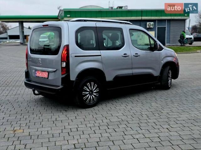 Серый Пежо Rifter, объемом двигателя 1.5 л и пробегом 196 тыс. км за 14300 $, фото 5 на Automoto.ua