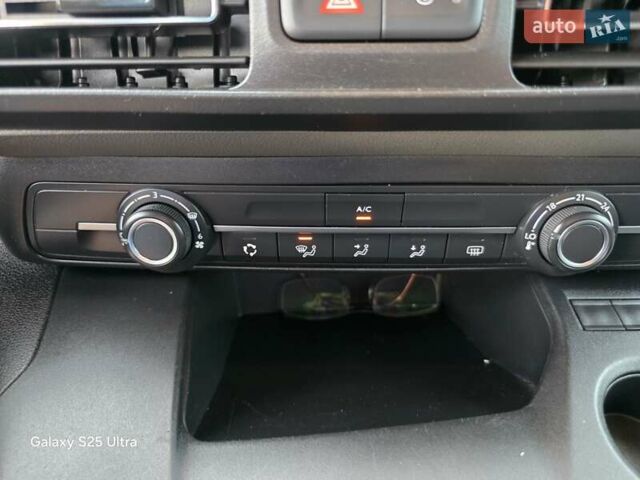 Сірий Пежо Rifter, об'ємом двигуна 1.5 л та пробігом 195 тис. км за 14500 $, фото 33 на Automoto.ua