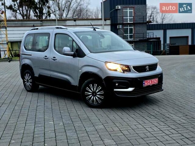 Серый Пежо Rifter, объемом двигателя 1.5 л и пробегом 196 тыс. км за 14300 $, фото 1 на Automoto.ua