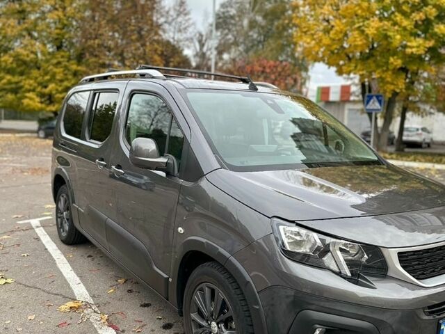 Сірий Пежо Rifter, об'ємом двигуна 1.56 л та пробігом 128 тис. км за 18500 $, фото 7 на Automoto.ua