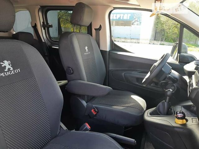 Серый Пежо Rifter, объемом двигателя 1.6 л и пробегом 76 тыс. км за 18999 $, фото 18 на Automoto.ua