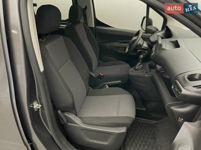 Сірий Пежо Rifter, об'ємом двигуна 1.6 л та пробігом 76 тис. км за 16461 $, фото 10 на Automoto.ua
