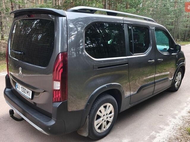 Сірий Пежо Rifter, об'ємом двигуна 1.5 л та пробігом 113 тис. км за 15700 $, фото 4 на Automoto.ua