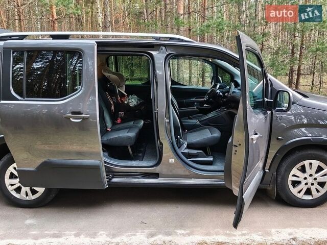 Серый Пежо Rifter, объемом двигателя 1.5 л и пробегом 112 тыс. км за 19200 $, фото 5 на Automoto.ua