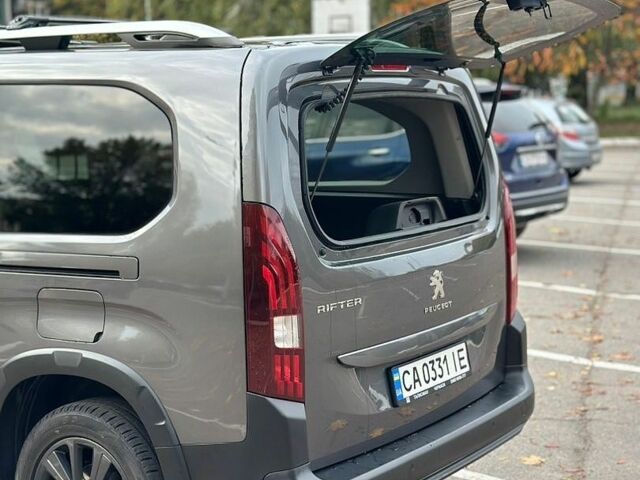 Сірий Пежо Rifter, об'ємом двигуна 1.56 л та пробігом 128 тис. км за 18500 $, фото 11 на Automoto.ua