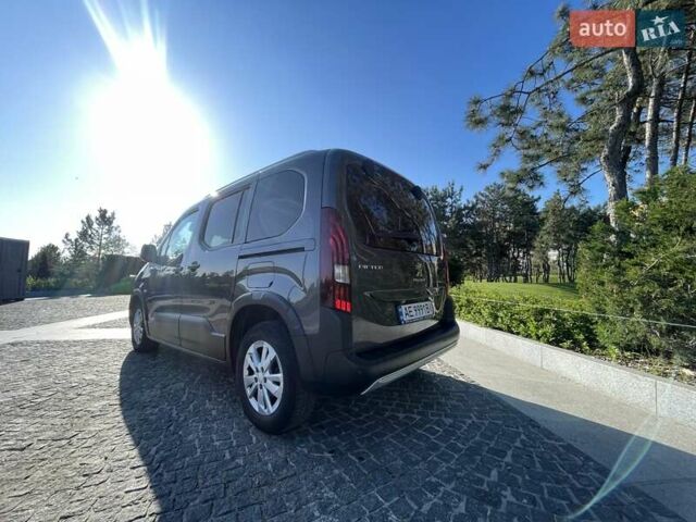 Серый Пежо Rifter, объемом двигателя 1.5 л и пробегом 66 тыс. км за 21900 $, фото 3 на Automoto.ua