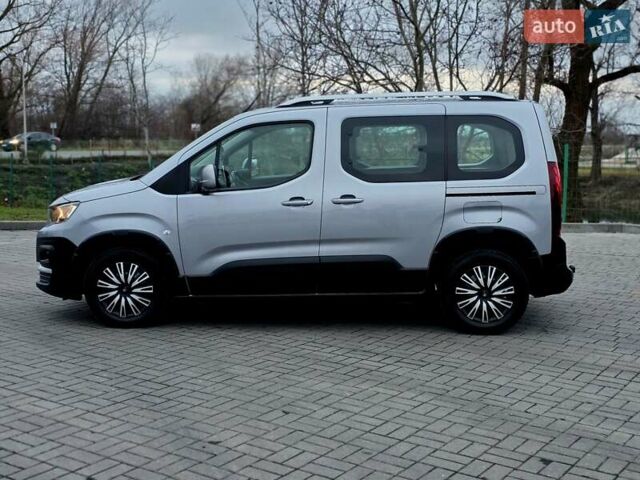 Серый Пежо Rifter, объемом двигателя 1.5 л и пробегом 196 тыс. км за 14300 $, фото 10 на Automoto.ua