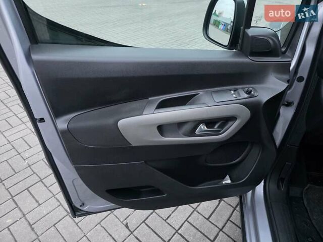 Серый Пежо Rifter, объемом двигателя 1.5 л и пробегом 196 тыс. км за 14300 $, фото 19 на Automoto.ua