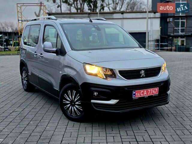 Серый Пежо Rifter, объемом двигателя 1.5 л и пробегом 196 тыс. км за 14300 $, фото 2 на Automoto.ua