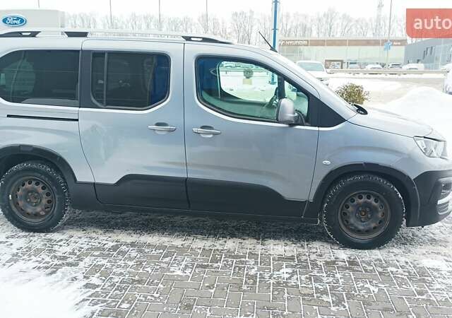 Серый Пежо Rifter, объемом двигателя 1.56 л и пробегом 220 тыс. км за 15499 $, фото 3 на Automoto.ua