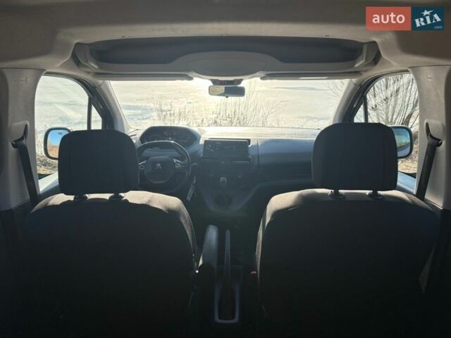 Серый Пежо Rifter, объемом двигателя 1.6 л и пробегом 230 тыс. км за 13800 $, фото 17 на Automoto.ua