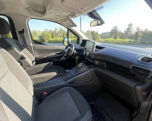Серый Пежо Rifter, объемом двигателя 1.5 л и пробегом 66 тыс. км за 21900 $, фото 15 на Automoto.ua