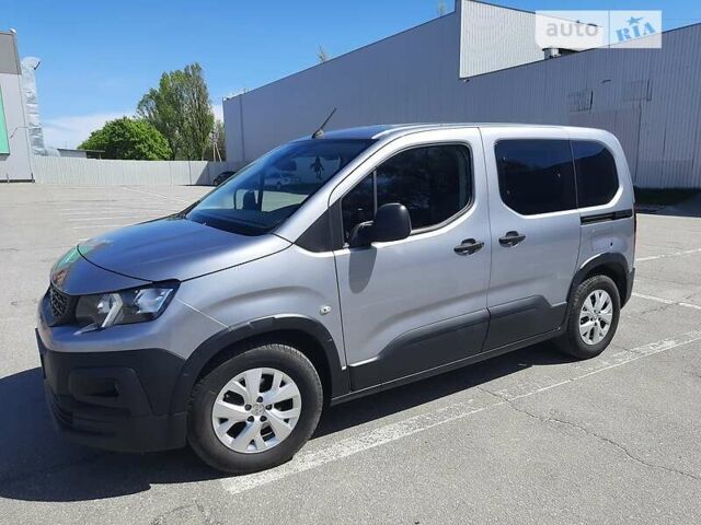 Серый Пежо Rifter, объемом двигателя 1.6 л и пробегом 76 тыс. км за 18999 $, фото 1 на Automoto.ua