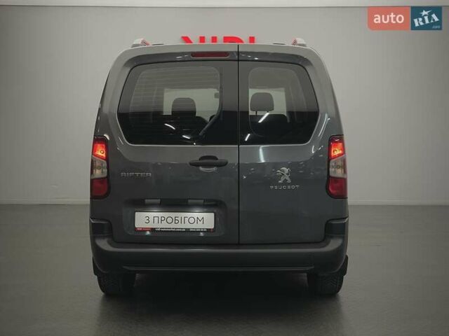 Сірий Пежо Rifter, об'ємом двигуна 1.6 л та пробігом 76 тис. км за 16461 $, фото 3 на Automoto.ua