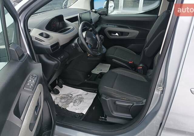 Серый Пежо Rifter, объемом двигателя 1.56 л и пробегом 220 тыс. км за 15499 $, фото 7 на Automoto.ua