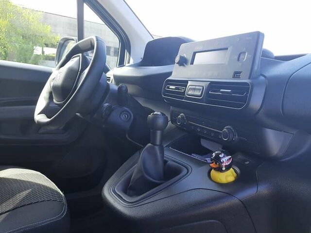 Серый Пежо Rifter, объемом двигателя 1.6 л и пробегом 76 тыс. км за 18999 $, фото 16 на Automoto.ua