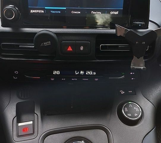 Сірий Пежо Rifter, об'ємом двигуна 1.5 л та пробігом 113 тис. км за 15700 $, фото 10 на Automoto.ua