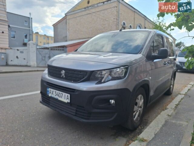 Серый Пежо Rifter, объемом двигателя 1.6 л и пробегом 86 тыс. км за 17500 $, фото 2 на Automoto.ua