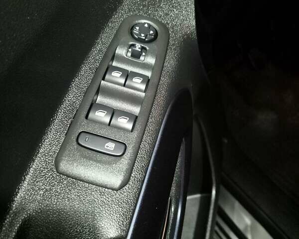 Сірий Пежо Rifter, об'ємом двигуна 1.56 л та пробігом 134 тис. км за 18200 $, фото 26 на Automoto.ua