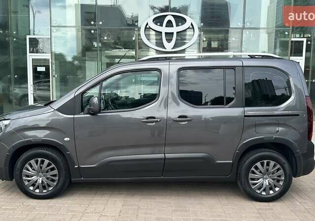 Серый Пежо Rifter, объемом двигателя 1.56 л и пробегом 112 тыс. км за 20582 $, фото 2 на Automoto.ua