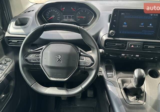 Серый Пежо Rifter, объемом двигателя 1.56 л и пробегом 112 тыс. км за 20582 $, фото 8 на Automoto.ua