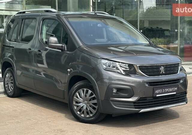 Серый Пежо Rifter, объемом двигателя 1.56 л и пробегом 112 тыс. км за 20582 $, фото 17 на Automoto.ua