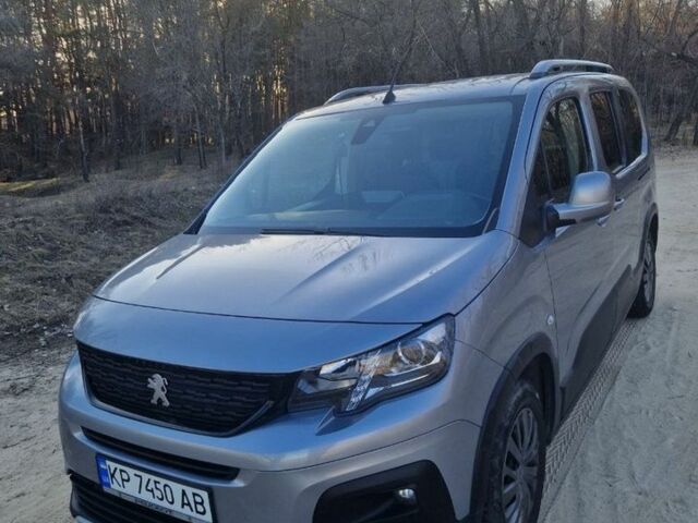 Серый Пежо Rifter, объемом двигателя 1.5 л и пробегом 111 тыс. км за 20500 $, фото 1 на Automoto.ua