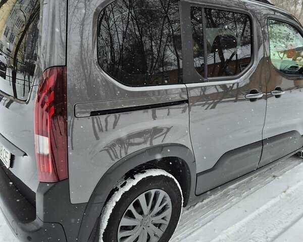 Сірий Пежо Rifter, об'ємом двигуна 1.56 л та пробігом 134 тис. км за 18200 $, фото 2 на Automoto.ua