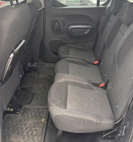 Серый Пежо Rifter, объемом двигателя 1.56 л и пробегом 263 тыс. км за 14999 $, фото 8 на Automoto.ua