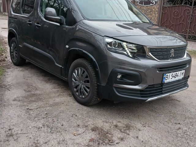 Серый Пежо Rifter, объемом двигателя 1.6 л и пробегом 93 тыс. км за 21000 $, фото 1 на Automoto.ua