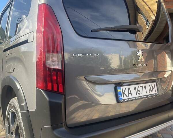 Сірий Пежо Rifter, об'ємом двигуна 1.5 л та пробігом 210 тис. км за 19000 $, фото 12 на Automoto.ua
