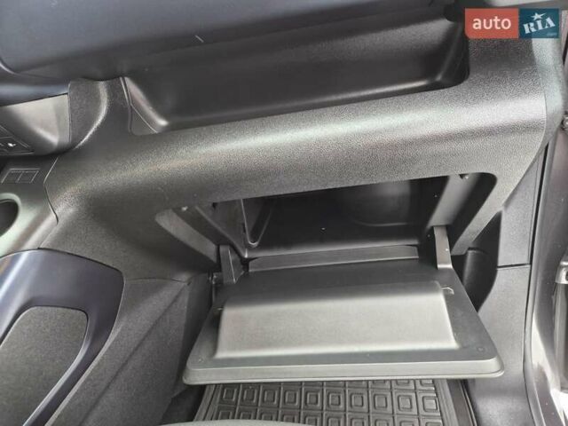 Сірий Пежо Rifter, об'ємом двигуна 1.56 л та пробігом 134 тис. км за 18200 $, фото 30 на Automoto.ua