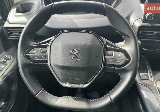 Серый Пежо Rifter, объемом двигателя 1.56 л и пробегом 112 тыс. км за 20582 $, фото 12 на Automoto.ua