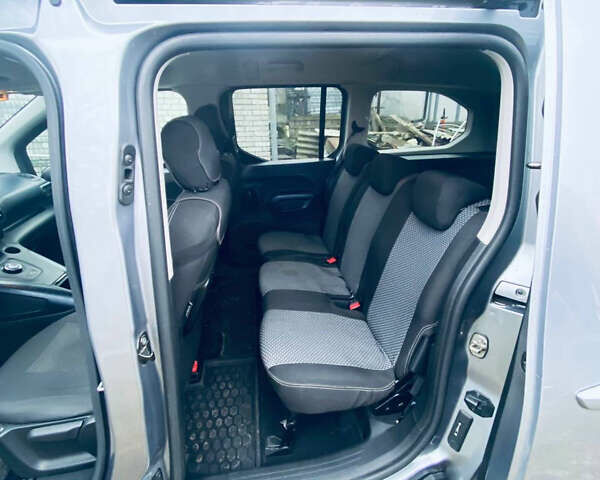 Серый Пежо Rifter, объемом двигателя 1.5 л и пробегом 98 тыс. км за 22500 $, фото 6 на Automoto.ua