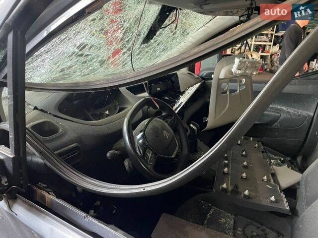 Сірий Пежо Rifter, об'ємом двигуна 1.5 л та пробігом 62 тис. км за 5900 $, фото 6 на Automoto.ua