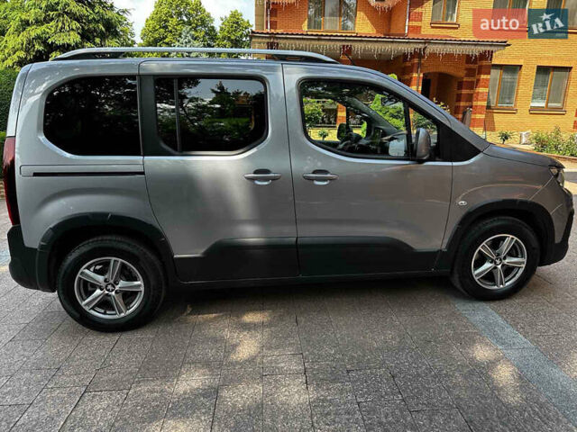 Сірий Пежо Rifter, об'ємом двигуна 1.5 л та пробігом 50 тис. км за 24500 $, фото 3 на Automoto.ua