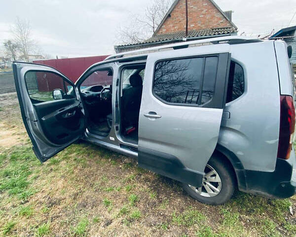 Серый Пежо Rifter, объемом двигателя 1.5 л и пробегом 98 тыс. км за 22500 $, фото 7 на Automoto.ua