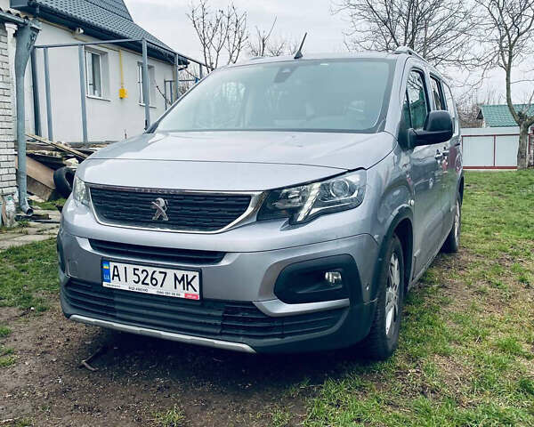 Серый Пежо Rifter, объемом двигателя 1.5 л и пробегом 98 тыс. км за 22500 $, фото 1 на Automoto.ua