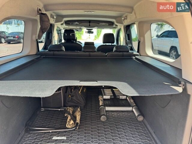 Сірий Пежо Rifter, об'ємом двигуна 1.56 л та пробігом 96 тис. км за 17800 $, фото 12 на Automoto.ua
