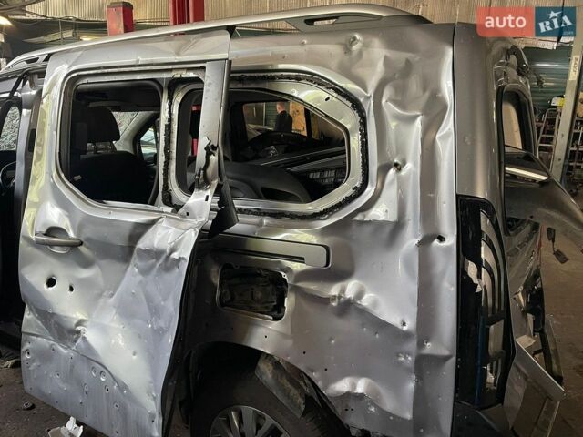 Сірий Пежо Rifter, об'ємом двигуна 1.5 л та пробігом 62 тис. км за 5900 $, фото 1 на Automoto.ua
