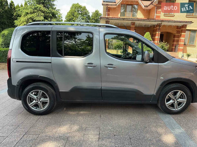 Сірий Пежо Rifter, об'ємом двигуна 1.5 л та пробігом 50 тис. км за 24500 $, фото 2 на Automoto.ua